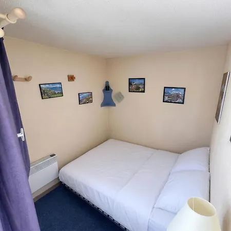 Cd-1304 - Inout - 5 Beds Flat